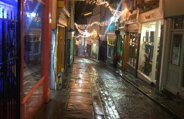 Unique seafront 2 bedroom 2 bathroom apartment - Foto 48