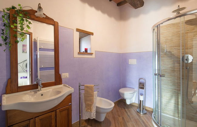 Farmhouse in Tuscany With Pool and Hill Views - Photo 9