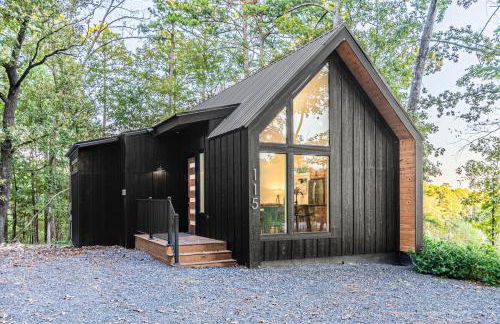 The Ash - Private Cabin with Hot Tub Oasis for Two in the Pines - Foto 1