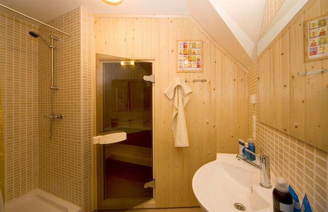 Villa With Private Garden - Foto 9