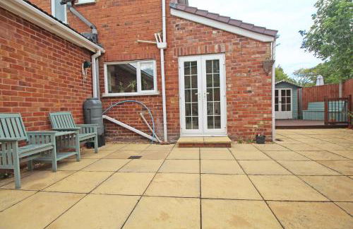 Queens Road - Luxury Spacious Home in Chester - Photo 34