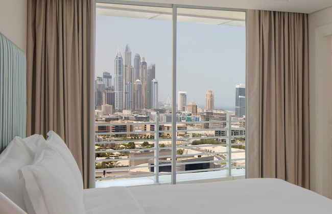 Staybridge Suites Dubai Internet City by IHG - Photo 59