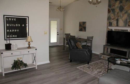Cheerful 2-Bedroom, 2 bath with private parking - Foto 10