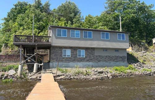 Lakeside Lodge- Newly Renovated Cabin on Black Lake - Foto 13