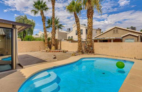 Near Shopping and Golf Family Retreat in Las Vegas! - Photo 27