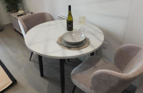 Entire Prestige Apartment in Poole Quay - Free Parking, Fast WiFi, Smart TV & Netflix - Foto 21