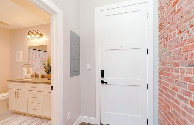 Breakfast Tiffany s Downtown Newport News - Foto 12