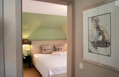 ChiemSeeNest - romantische Ferienwohnung am Chiemsee mit separatem Sommer Seezugang - Photo 2