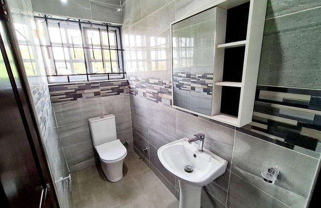 Spacious, Quiet & Cozy- Close to Highway-parking - Foto 24