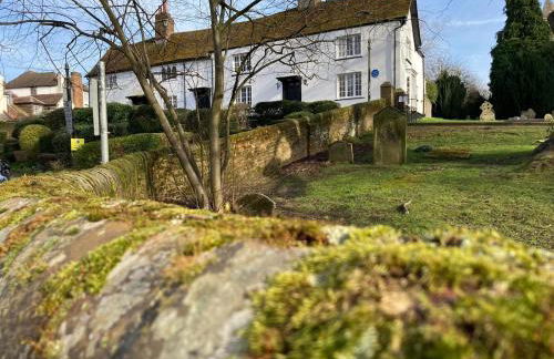 Urban Chic- Stylish Flat in the Heart of St Albans - Photo 37