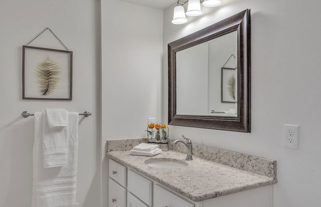 Amazing Lakefront Retreat On Long Lake! 2 Bedroom Home by RedAwning - Photo 25