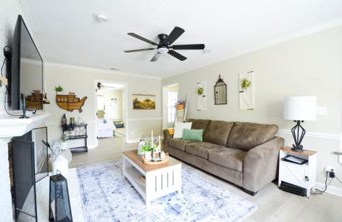 Private 1 Acre Retreat, Spa, Firepit, Gym, Chickens, King Suite, Pets - Foto 13