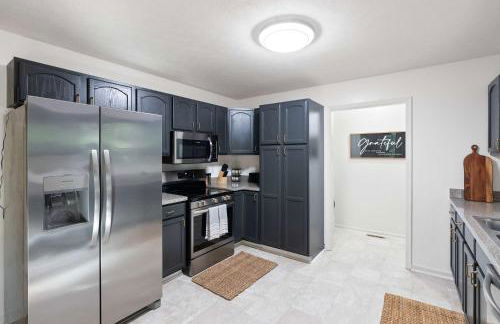 Cozy Retreat w Hot Tub Firepit & Grill near Bryce - Foto 23