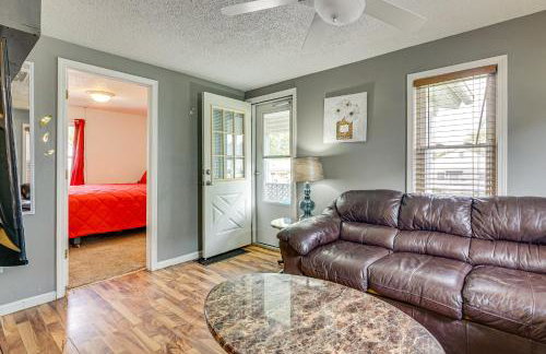 3 Mi to Dtwn Fort Wayne Home with Deck and Yard! - Foto 4