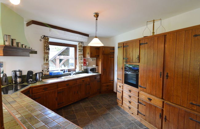 Hillside Retreat With Pond - Photo 8