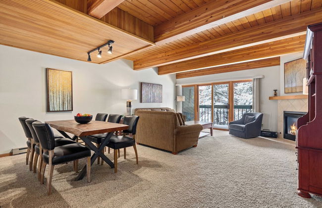 Riverside Condos A102 by Avantstay Condo Close To Downtown, Town Park & Ski Lift #8 - Foto 2