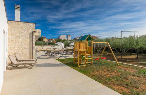 Villa San Zusto, 1600 m2 plot area, heated pool with hydromassage zone - Foto 34