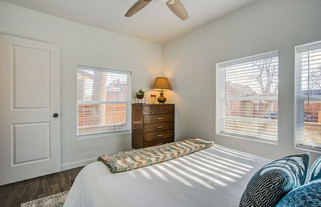 1brlovely Stylish Downtownclose To Everything - Photo 4