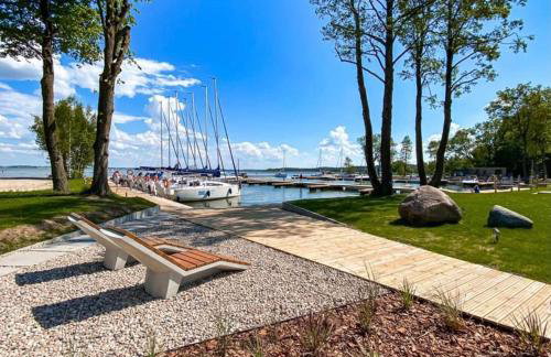 Apartament Masuria Sky w Nautica Resort z widokiem na jezioro Niegocin - Foto 18