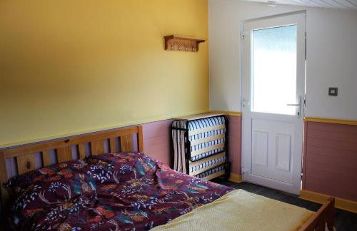 Poplar Lodge, Dee Valley Stays - cosy microlodge with detached private shower & WC - Photo 2