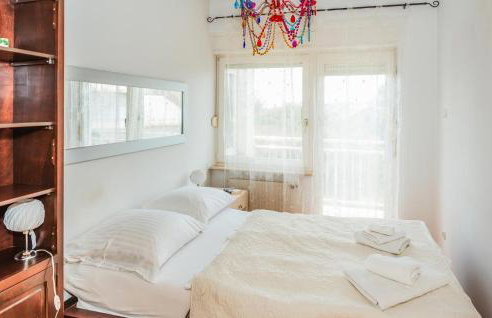 Beautiful Home In Dugo Selo With Wifi - Foto 36