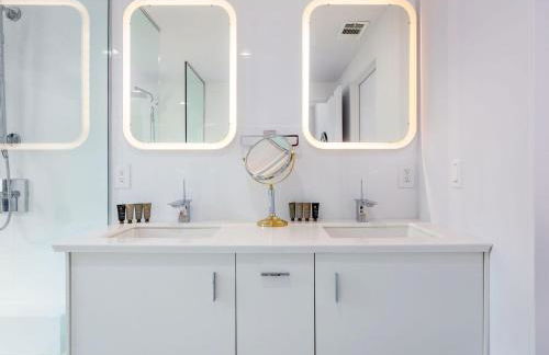 As seen on HGTV Desert Flippers The Pink Door - Foto 28