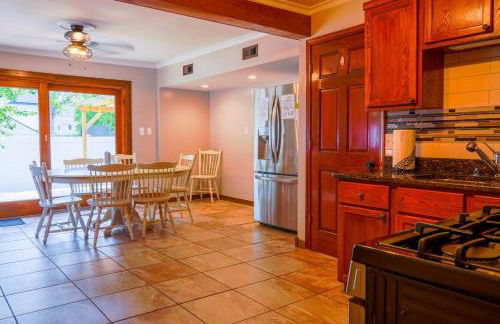 South Haven Getaway -Close to Beach & Town - Foto 15