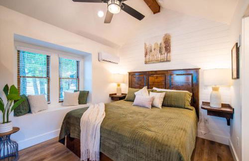 The Barn Swallow Cabin 15MIN to Magnolia Baylor - Photo 9