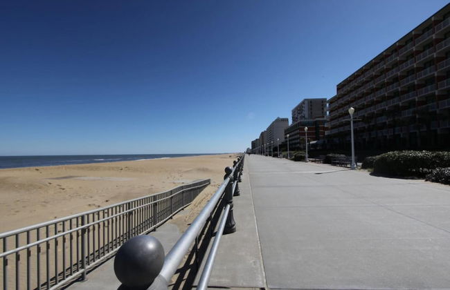 Shore to Please Condo With Pool Views of Beach - Foto 29