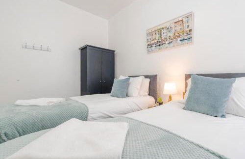 Newly Renovated 4BR House with lots of amenities - Foto 15