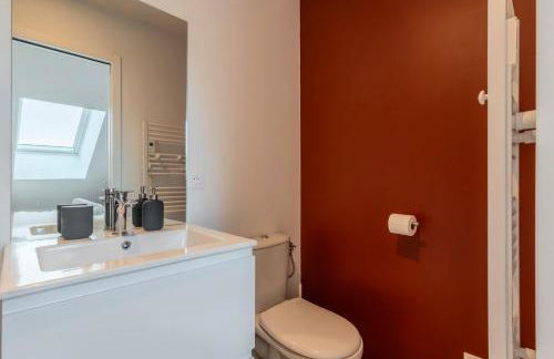 Studio sous les combles côté rue, parking gratuit - Foto 11