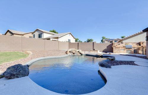 7 Mi to State Farm Stadium Family Home with Pool - Foto 26