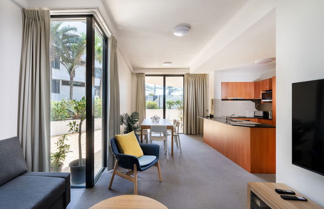 Mantra Coolangatta Beach - Photo 22