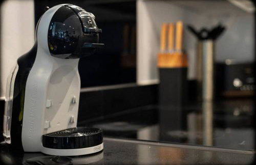 3-Bed, 2-Bath Wembley Apartment with Free Parking - Foto 16