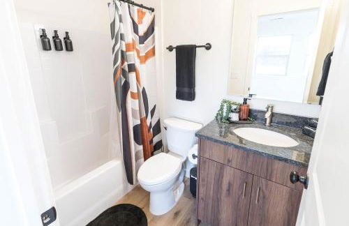 NEW! Boise BaseCamp -Fire Pit -E-Bikes -Greenbelt - Foto 17