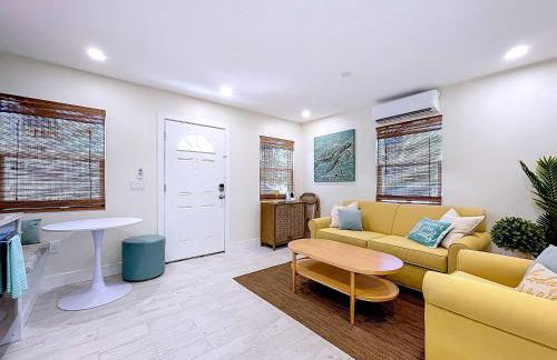 Just Beachy! One bed one bath charmer steps to beach - Photo 4