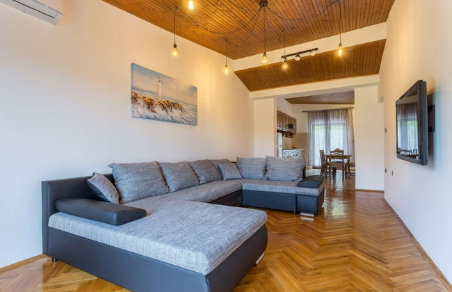 Large 150 m2 apt With Pool and 500 m2 Garden - Foto 16