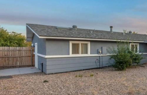 Relaxing Casita Stay in Cottonwood with Games and Fireplace - Foto 5