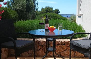 Sunny Terrace Zavala Hvar studio with terrace - Foto 10