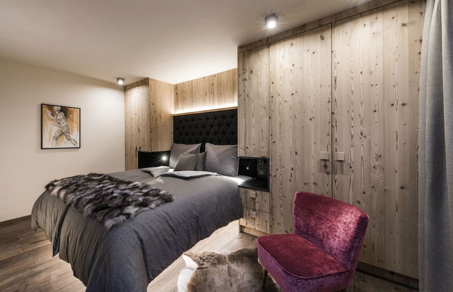 Presulis Hideaway Apartments & Restaurant - Photo 3