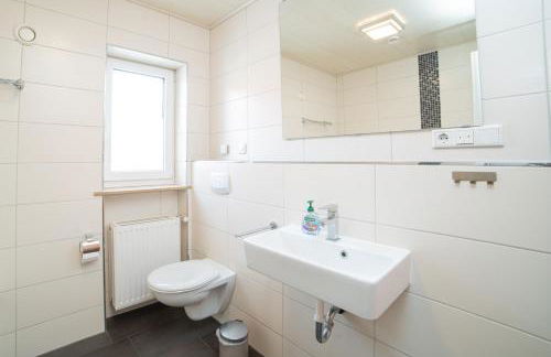 Köstlbach Apart I Ferienwohnung bis 3 & 6 Personen I Nürnberg I Neumarkt I Messe I Natur I Küche I Parken I Waschmaschine I Garten - Foto 10