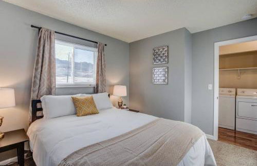 2BR Aptmt Parks Private Deck, Mountain Views! - Foto 26