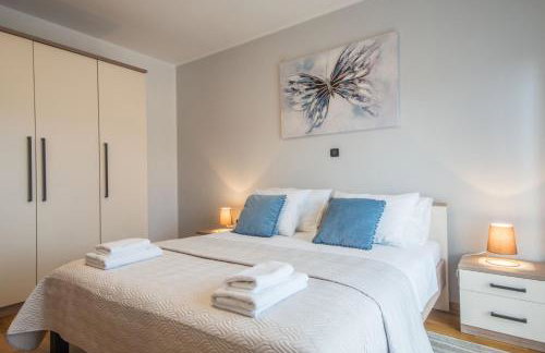 Villa Ritoša, a beautiful pool villa surrounded by greenery - Photo 26