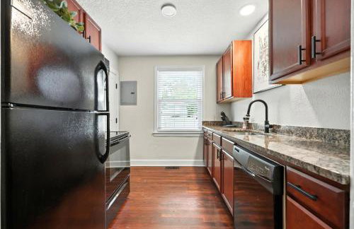 Sleek 2 BR Condo - 2 block from San Marco - Foto 13