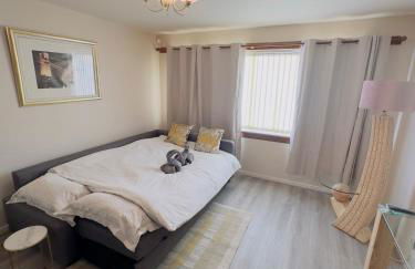 Modern & Cosy 3 Bedroom Inverkeithing home- Ideal for Edinburgh Dunfermline & St Andrews with Free Parking - Foto 26