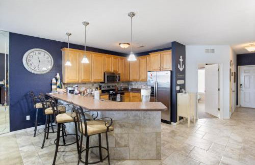 Nautical-Inspired Lakefront Unit w/ Awesome Views - Foto 16