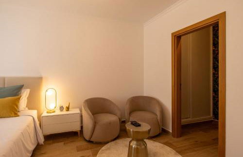 Luxuosa Villa com Piscina, Garagem e Vista Mar - Foto 6