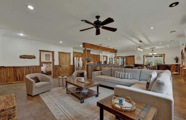 Oakridge Ranch: Pool + Hot-tub, Pickleball Court, Whiskey & Wine Room - Foto 21