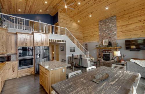 Cozy Home, Hot Tub, Dock, Kayaks, Swimming & More! - Photo 24