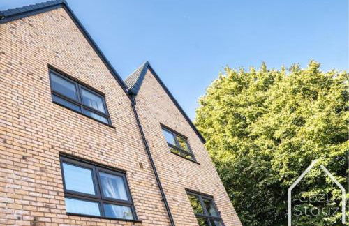 Beautiful 5 Bedroom Home in the City Centre with gated parking - Foto 21